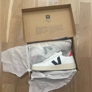 Veja v10 Leather White Nautico Pekin
